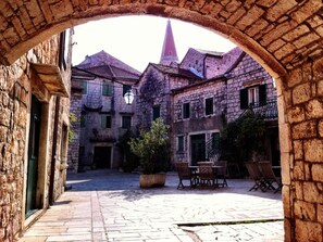 Outdoor dining - Wohnung im Hochparterre by Interhome (Hvar/Stari Grad)