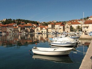 Marina - "Lile" mit Blick auf das Wasser by Interhome (Brač/Milna)