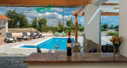 Villa Mystic Woods mit Pool by Interhome