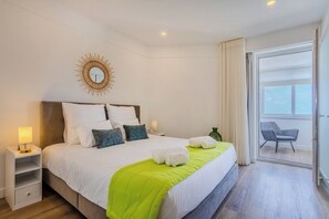 4 bedrooms, iron/ironing board, WiFi, bed sheets - Highest Vacation Home in Azores-Deluxe Penthouse (Ponta Delgada)