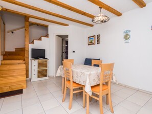 Dining - in Sukošan mit Privatem Garten by Interhome (Debeljak)