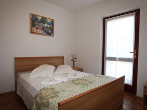 Internet - "Duomo 1" mit Terrasse by Interhome (Cres/Cres)