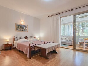 Internet - Wohnung "Beco" direkt am Strand by Interhome (Novigrad (Istra))