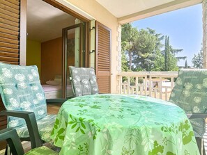 Outdoor dining - Wohnung "Aurelio" mit Terrasse by Interhome (Novigrad (Istra))