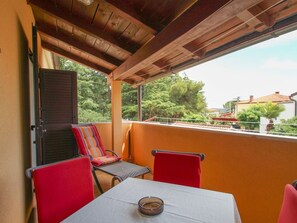 Outdoor dining - Ferienappartement Martinis für 4 Personen by Interhome (Novigrad (Istra))