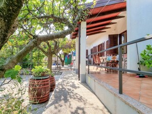 Terrace/patio - für 5 Personen ca. 70 m² in Novigrad, Adriaküste Kroatien (Westküste von I by Interhome (Buzinija)