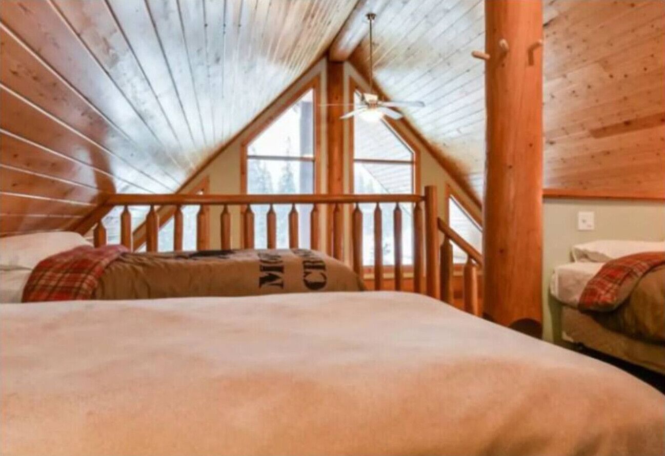 2 bedrooms, iron/ironing board, WiFi (free), bed sheets