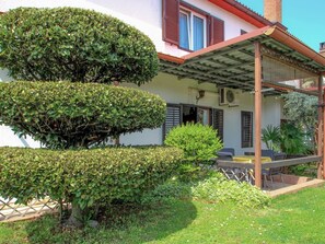 Outdoor dining - Wohnung 20m vom Strand entfernt by Interhome (Buzinija)