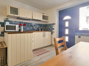 Fridge, microwave, cookware/dishes/utensils - für 3 Personen ca. 20 m² in Novigrad, Adriaküste Kroatien (Westküste von I by Interhome (Buzinija)