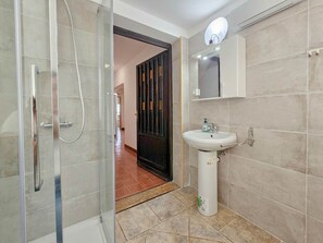 Towels - 3-Zimmer-Wohnung für bis zu 7 Personen by Interhome (Buzinija)