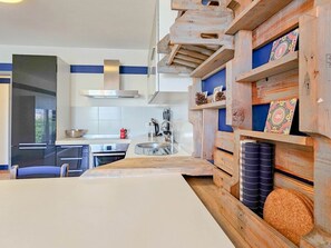 Fridge, oven, cookware/dishes/utensils - für 3 Personen ca. 60 m² in Stancija Vinjeri Novigrad, Adriaküste Kroatien by Interhome (Buzinija)