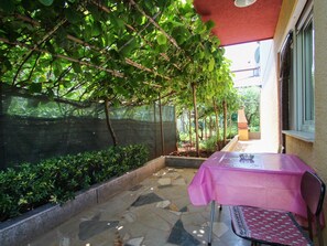 Outdoor dining - für 2 Personen in Umag, Istrien by Interhome (Umag/Juricani)