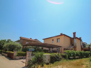 Exterior - für 8 Personen in Umag, Istrien by Interhome (Umag/Juricani)