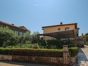 Property grounds - für 8 Personen in Umag, Istrien by Interhome (Umag/Juricani)