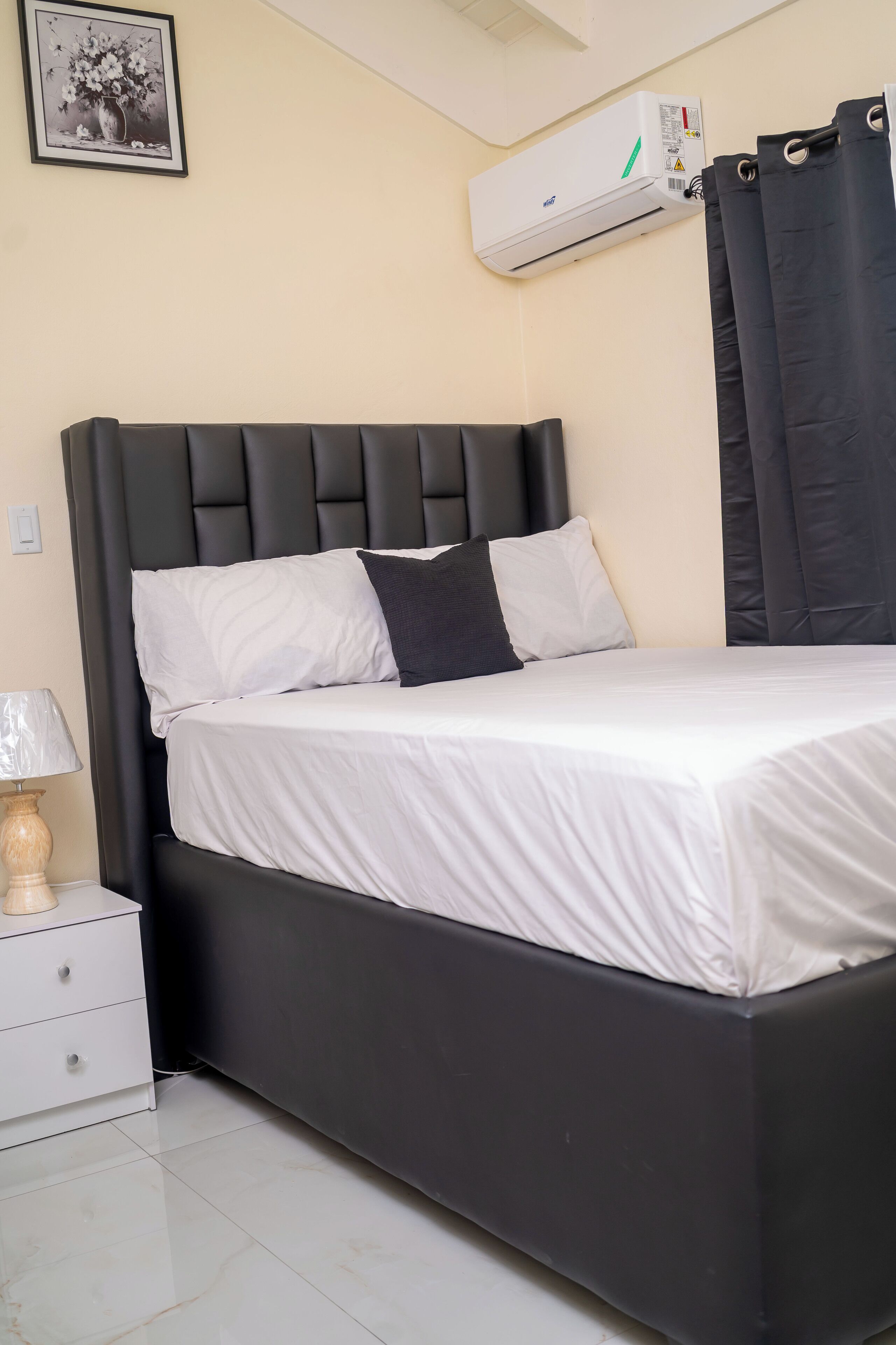 Fer et planche à repasser, Wi-Fi, literie fournie