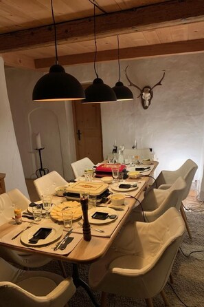 Dining - Historische Tgesa Ferrera by Interhome (Schmitten)