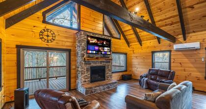 Spring Getaway Cabin | Hot Tub, Firepit & BBQ