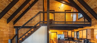 Heated Pool, Pool House, Hot Tub, Firepit & BBQ