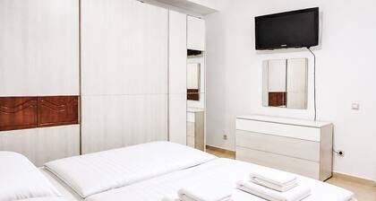 Saranda 55 by Interhome