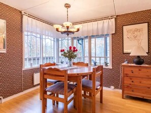 Dining - Cottage mit Whirlpool by Interhome (Hallaryd)
