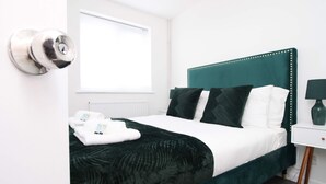 Room - 2 Schlafzimmer Haus- 3 Betten, Kostenloses Parken, WiFi, Patio by Interhome (Bristol)