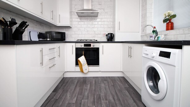 Private kitchen - 2 Schlafzimmer Haus- 3 Betten, Kostenloses Parken, WiFi, Patio by Interhome (Bristol)