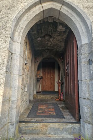 Exterior detail - Schloss Ballindooley by Interhome (Dingle)
