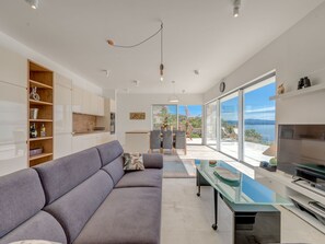 TV, fireplace - Villa Talia by Interhome (Donje Selo)
