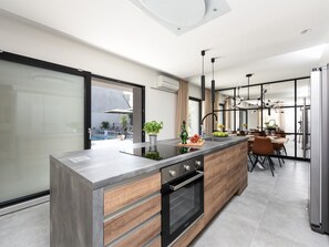 Fridge, microwave, oven, dishwasher - Villa "Omnia" mit Whirlpool by Interhome (Crno)