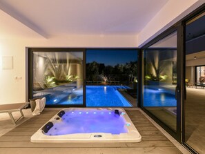 Pool - Villa "Omnia" mit Whirlpool by Interhome (Crno)