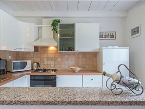 Fridge, microwave, oven, cookware/dishes/utensils - Villa Karina by Interhome (Poreč/Tar)