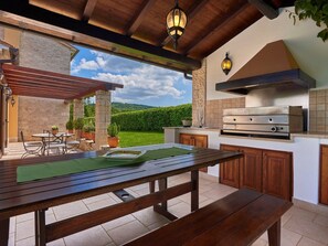 Outdoor dining - Villa Sujevic für unvergessliche Ferien , Istrien by Interhome (Motovun)