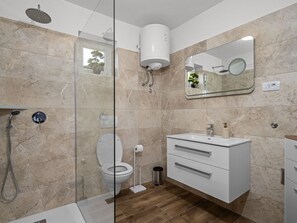 Towels - Apartment Fortuna 2 by Interhome (Drenje)
