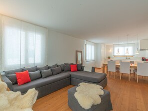 TV - Chesa Blaunca Maloja by Interhome (Maloja)