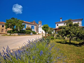 Exterior - mit Privatpool für 6 Personen ca. 185 m² in Fiorini, Istrien (Umag und Umg by Interhome (Buje/Brtonigla)