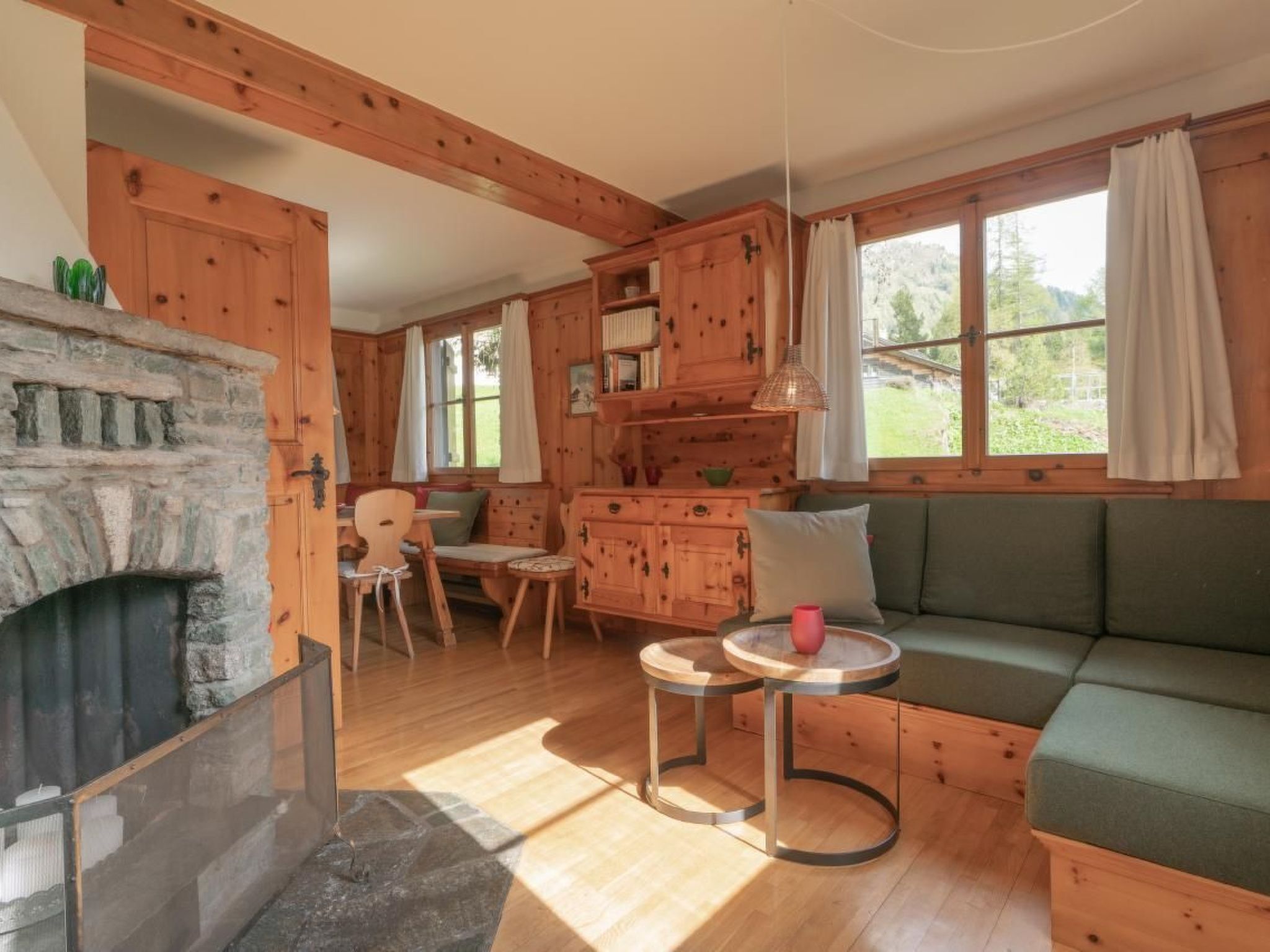 Fernseher, Kamin