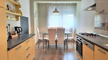 Fridge, microwave, oven, dishwasher