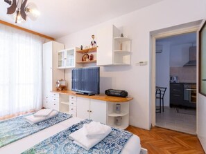 Internet - Wohnung in Lucija mit Garten by Interhome (Portorož)