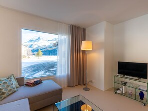 TV - Chesa Lagrev 3 by Interhome (Sils Maria)