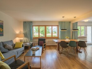 TV - Chesa Flur Sulagl 2 by Interhome (Sils Maria)