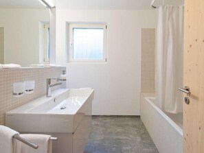 Bathroom - Chesa Flur Sulagl 1 by Interhome (Sils Maria)