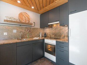 Réfrigérateur, four, lave-vaisselle