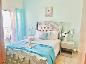 Departamento clásico, vista al jardín | Baño