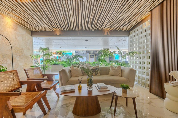 Classic Apartment | Lobby