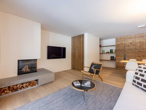 TV, fireplace - Chesa Curtinella 21 by Interhome (Sils Maria)