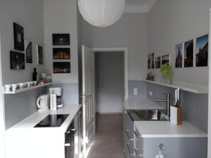 Fridge, oven, dishwasher, cookware/dishes/utensils - Apfeltraum by Interhome (Dresden)