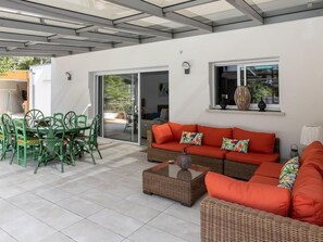 Outdoor dining - "L'Oustaou des Hournails" (Das Haus der Hournails) by Interhome (Mimizan)