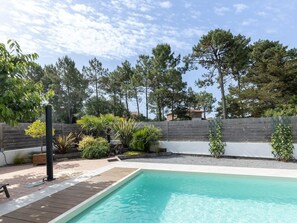 Pool - "L'Oustaou des Hournails" (Das Haus der Hournails) by Interhome (Mimizan)