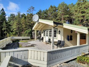 Terrace/patio - Häuschen mit Blick auf das Wasser by Interhome (Hebnes)