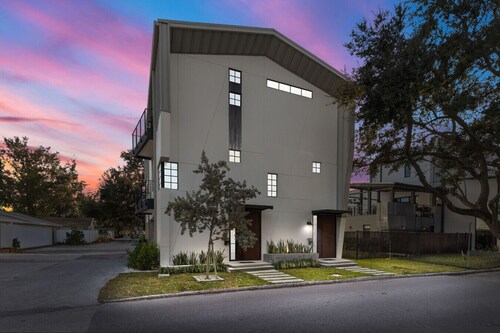 NEW! The Artist House | Luxury Hyde Park Home Near Downtown, UT, and Bayshore